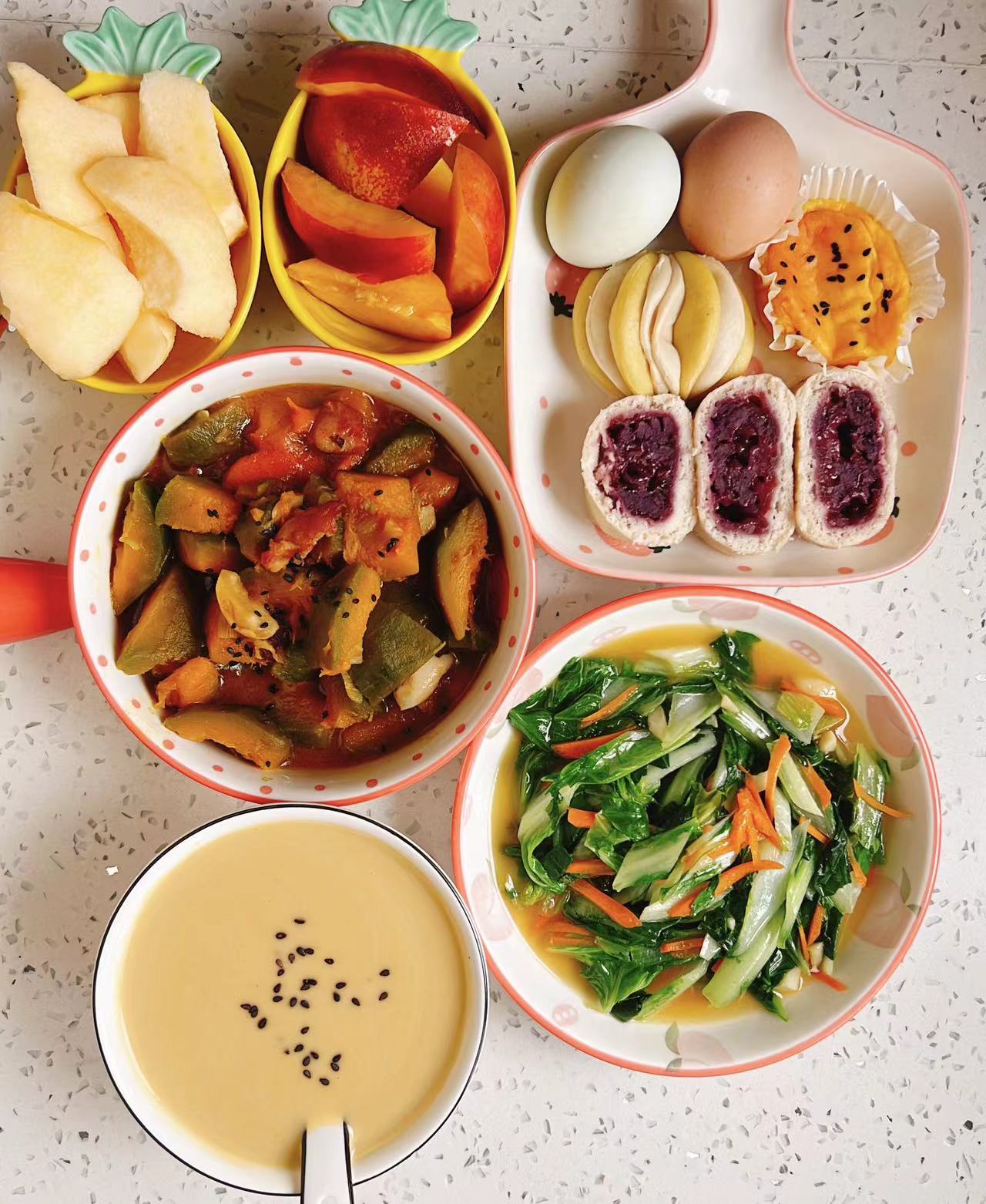 新生兒身上長(zhǎng)很多毛是病嗎？