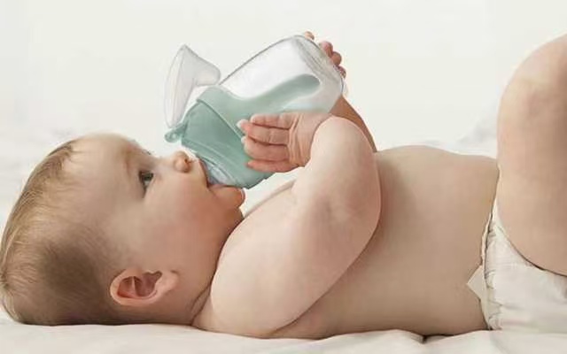 [母乳喂養(yǎng)]奶水供應(yīng)不足不要急，這樣喂寶寶就好