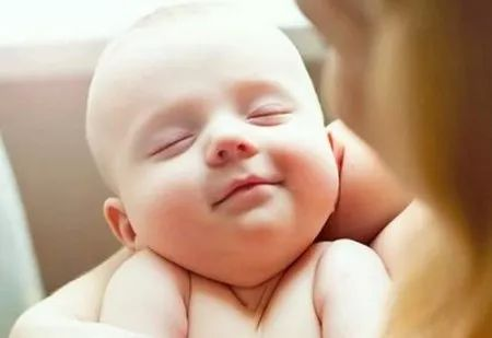 孩子出生后前三天，產(chǎn)媽做好這4件事，寶寶生長發(fā)育才不掉隊