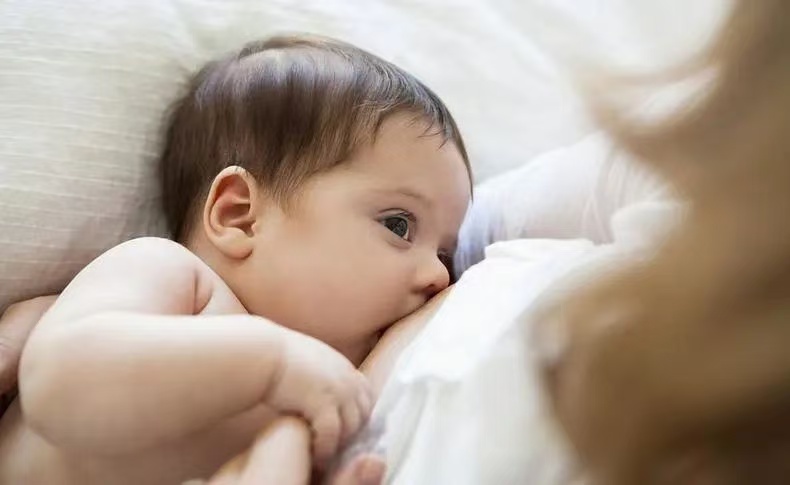新手媽媽必看：母乳喂養(yǎng)的正確姿勢，你做對了嗎？